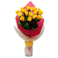 Yellow Roses Bouquet in Crepe 18 Flowers for Bhai Dooj