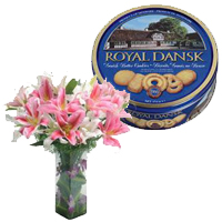 Royal Danish Butter Chocolate Cookies with flowers Vase Delivery in India