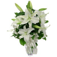 Send White Lily Vase 5 Flower with Rakhi to India for brother