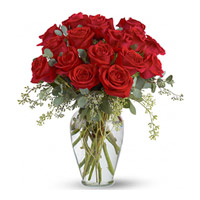 Send Red Roses in Vase 18 Flowers to India