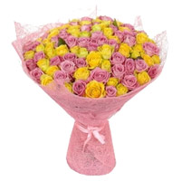 Send Yellow Pink Roses Bouquet 100 Flowers Delivery in India